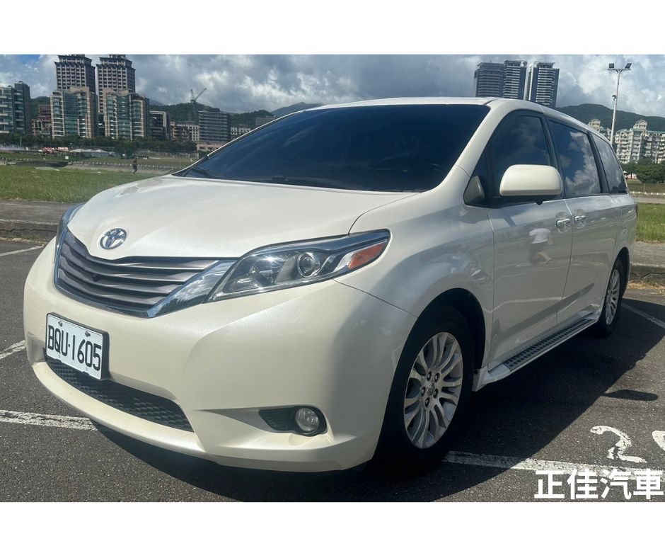 🤗2017式 Sienna XLE 3.5L 豪華版 白色 8人座🤗