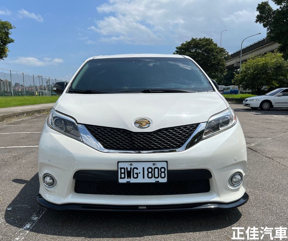 🌟2015年 Toyota SIENNA Limited 3.5L 頂級 白色7人座🌟