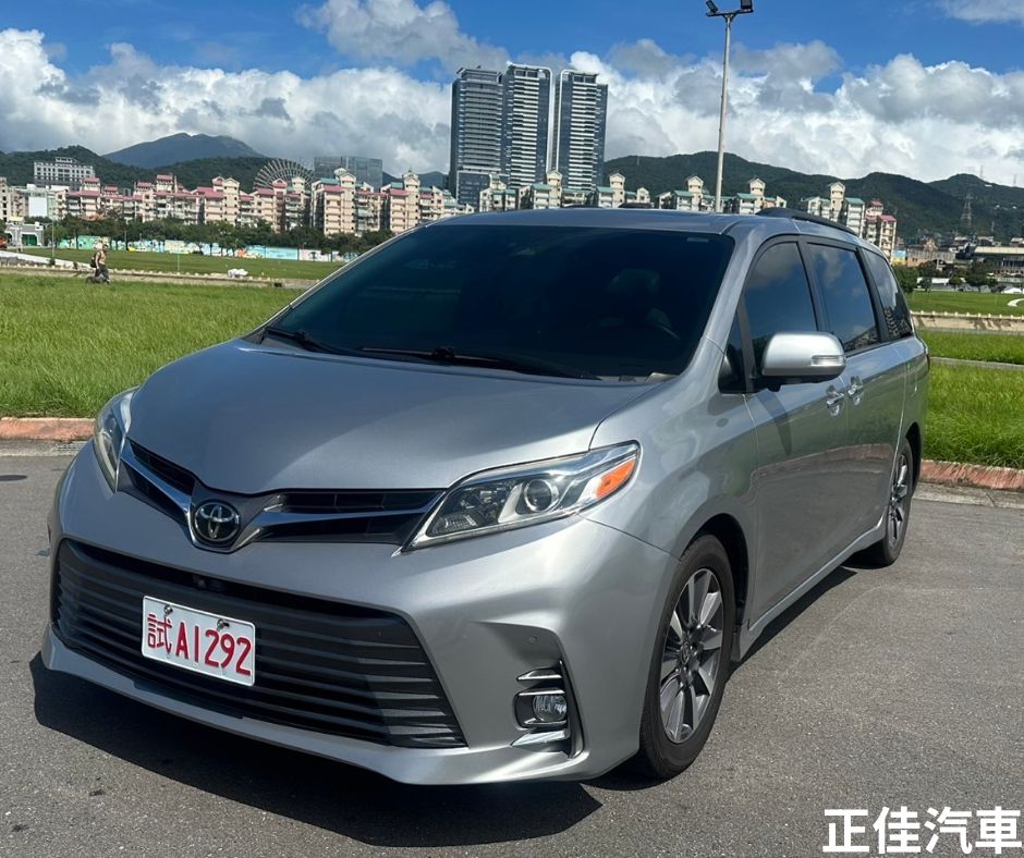 🥳2018年 Toyota SIENNA Limited 3.5L 頂級 灰色 7人座🥳